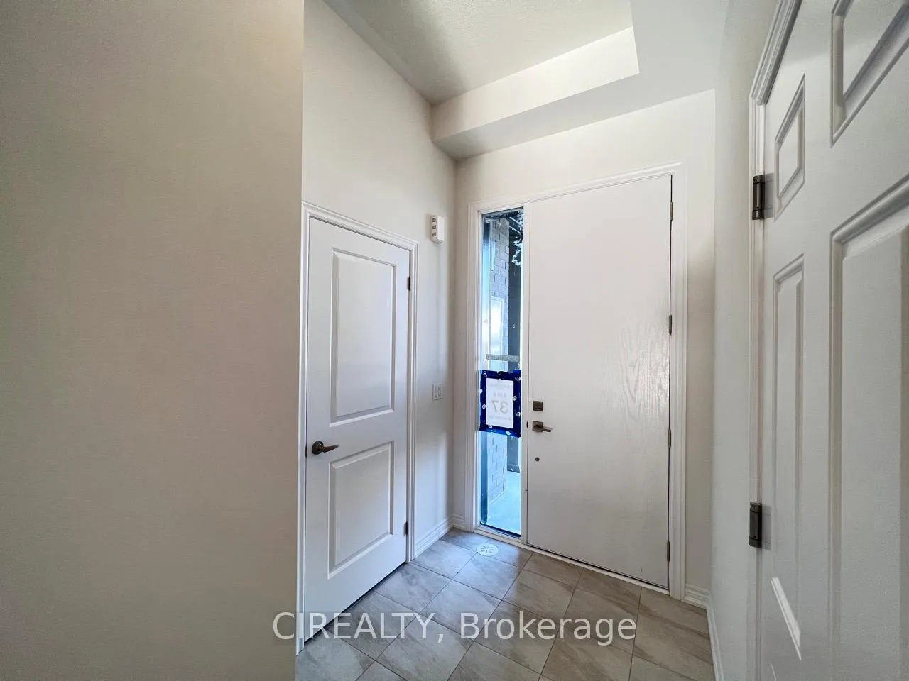 Photo 6 of 20 Sorbara Way, Whitby, Brooklin — HOMEH