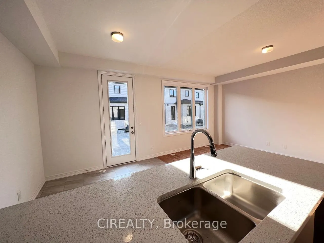 Photo 8 of 20 Sorbara Way, Whitby, Brooklin — HOMEH