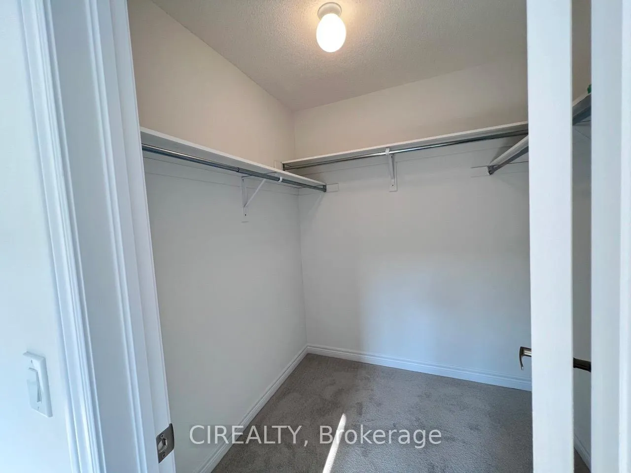 Photo 15 of 20 Sorbara Way, Whitby, Brooklin — HOMEH