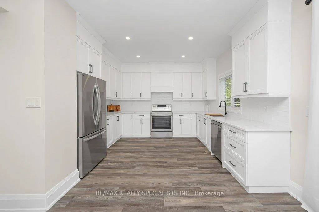 Photo 6 of 137 Peter Street, Hamilton, Strathcona — HOMEH