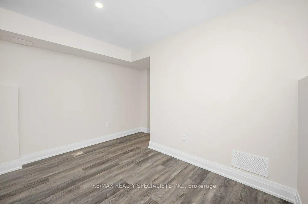 Photo 28 of 137 Peter Street, Hamilton, Strathcona — HOMEH