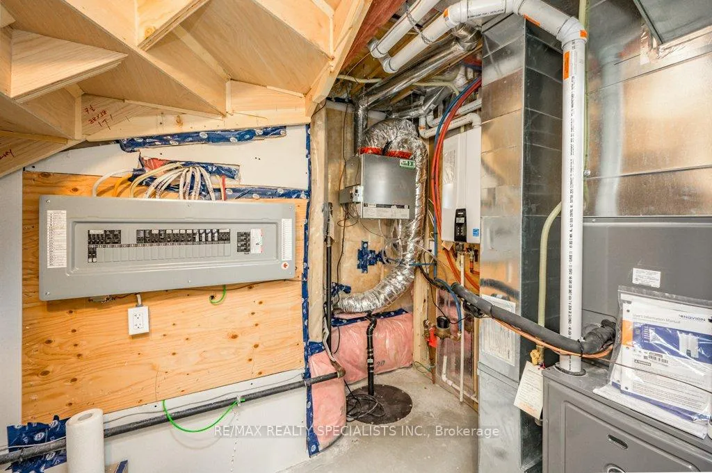 Photo 29 of 137 Peter Street, Hamilton, Strathcona — HOMEH