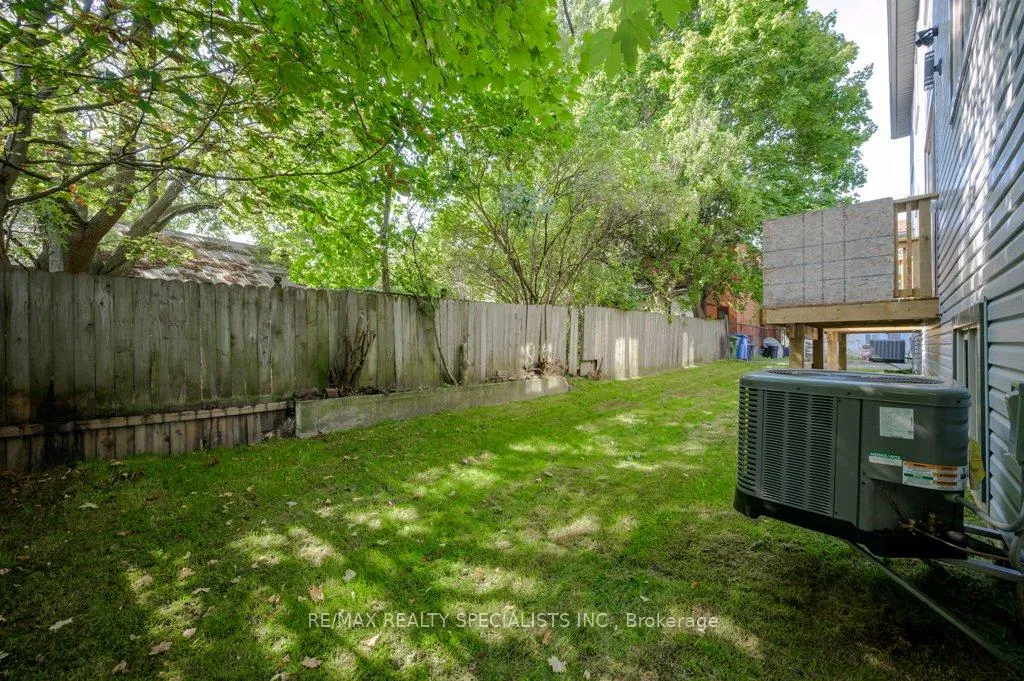 Photo 32 of 137 Peter Street, Hamilton, Strathcona — HOMEH