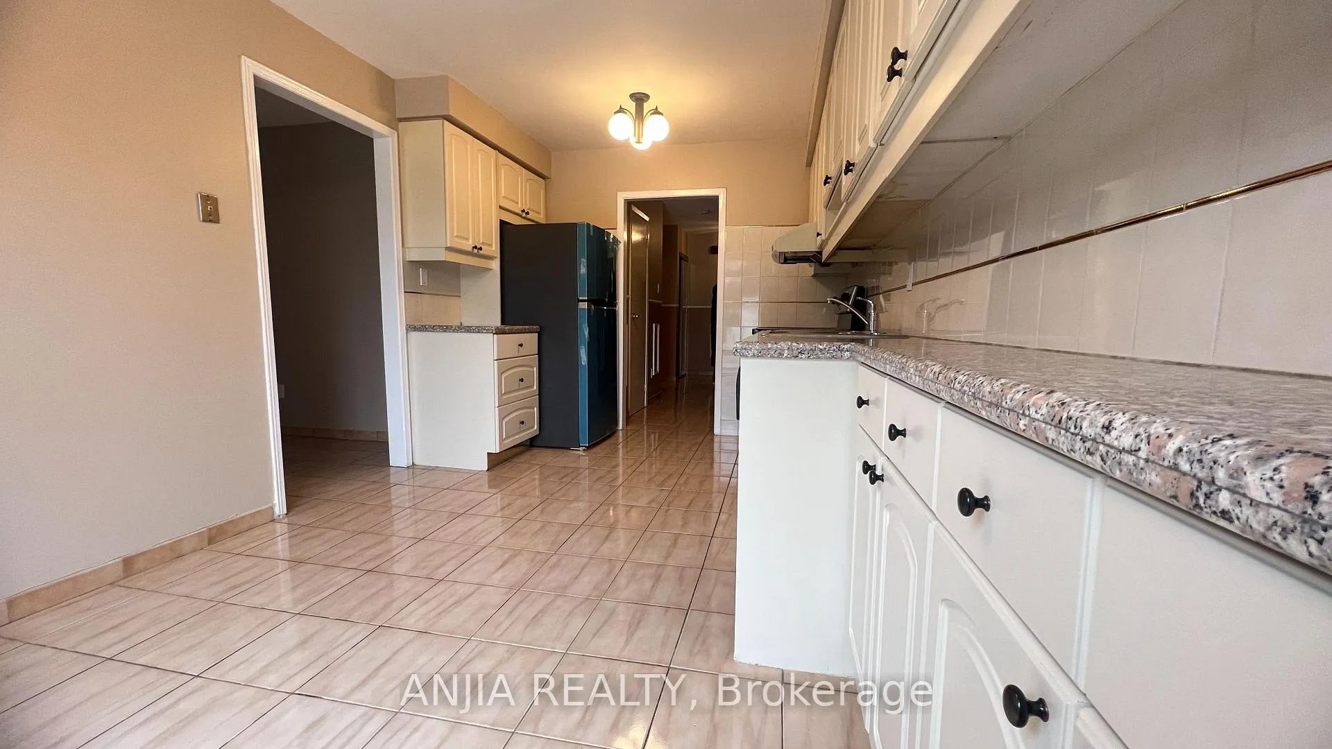 Photo 5 of 5 Forbes Crescent, Markham, Milliken Mills East — HOMEH