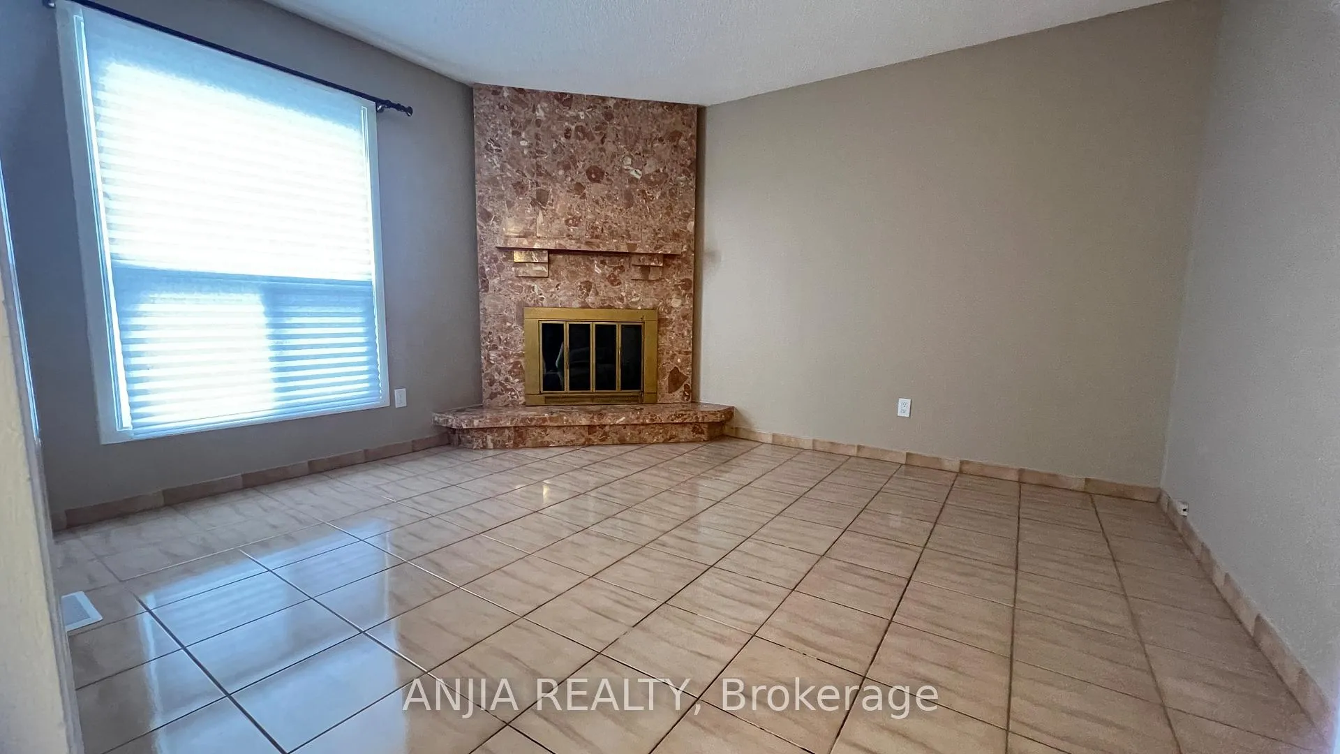 Photo 7 of 5 Forbes Crescent, Markham, Milliken Mills East — HOMEH