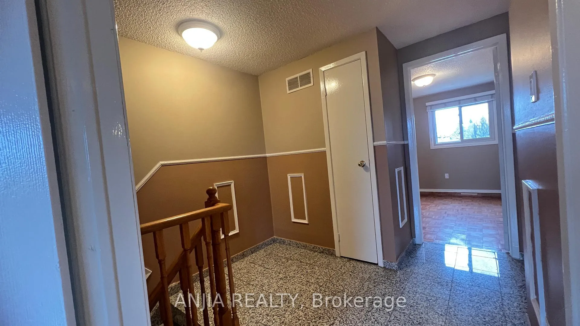 Photo 11 of 5 Forbes Crescent, Markham, Milliken Mills East — HOMEH