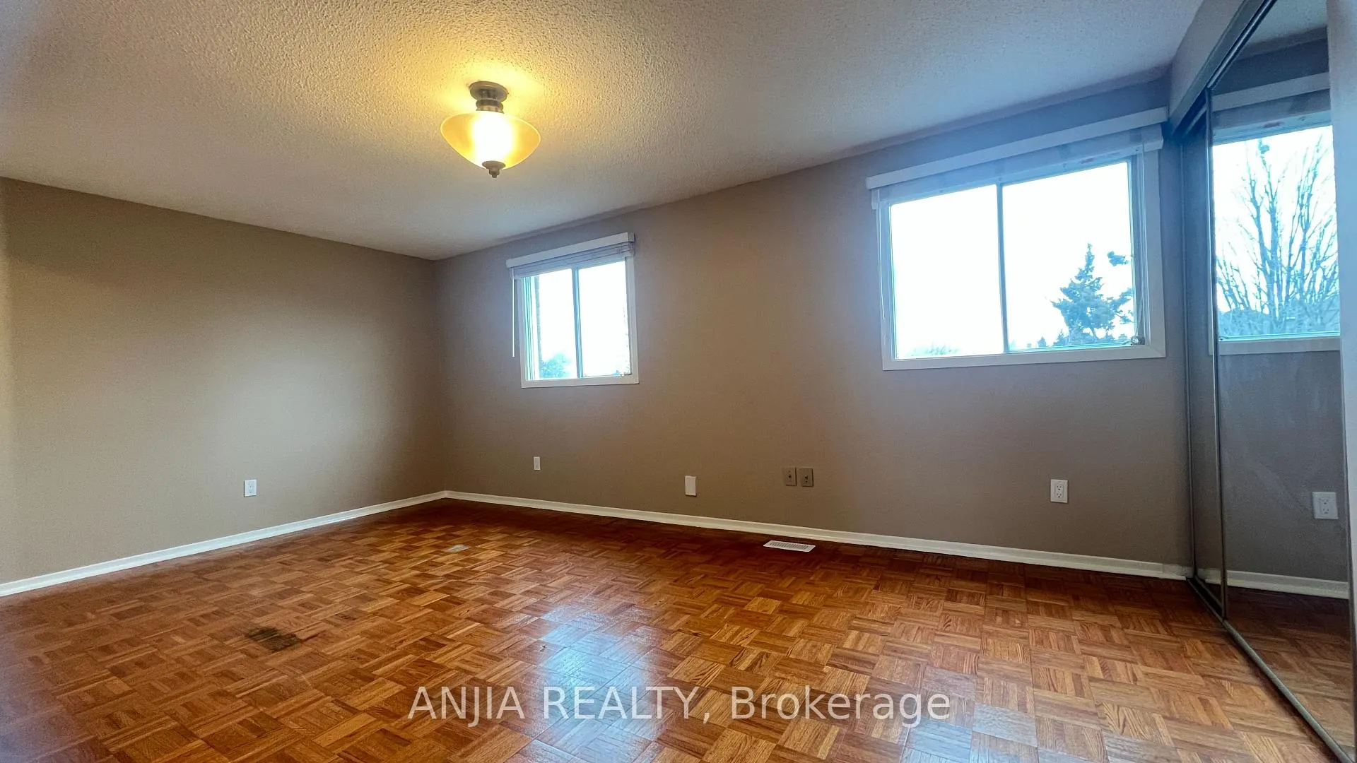 Photo 12 of 5 Forbes Crescent, Markham, Milliken Mills East — HOMEH