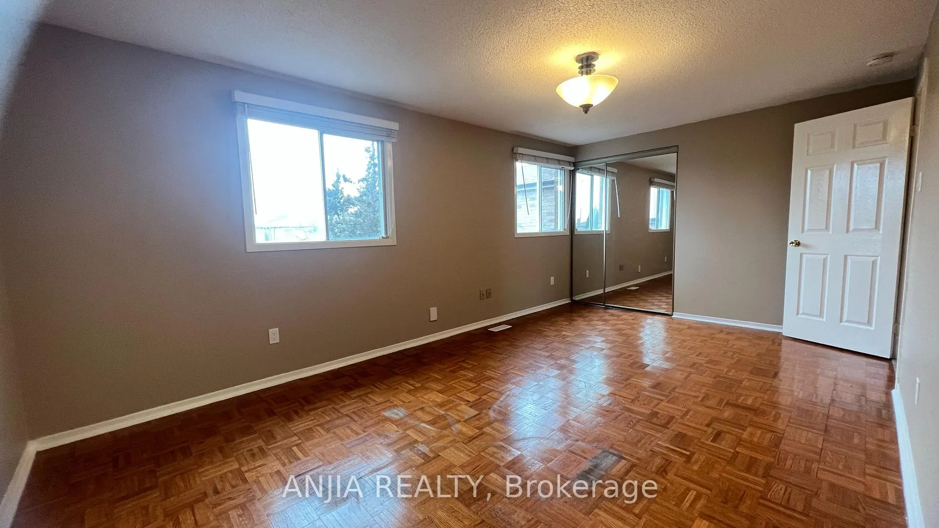 Photo 13 of 5 Forbes Crescent, Markham, Milliken Mills East — HOMEH