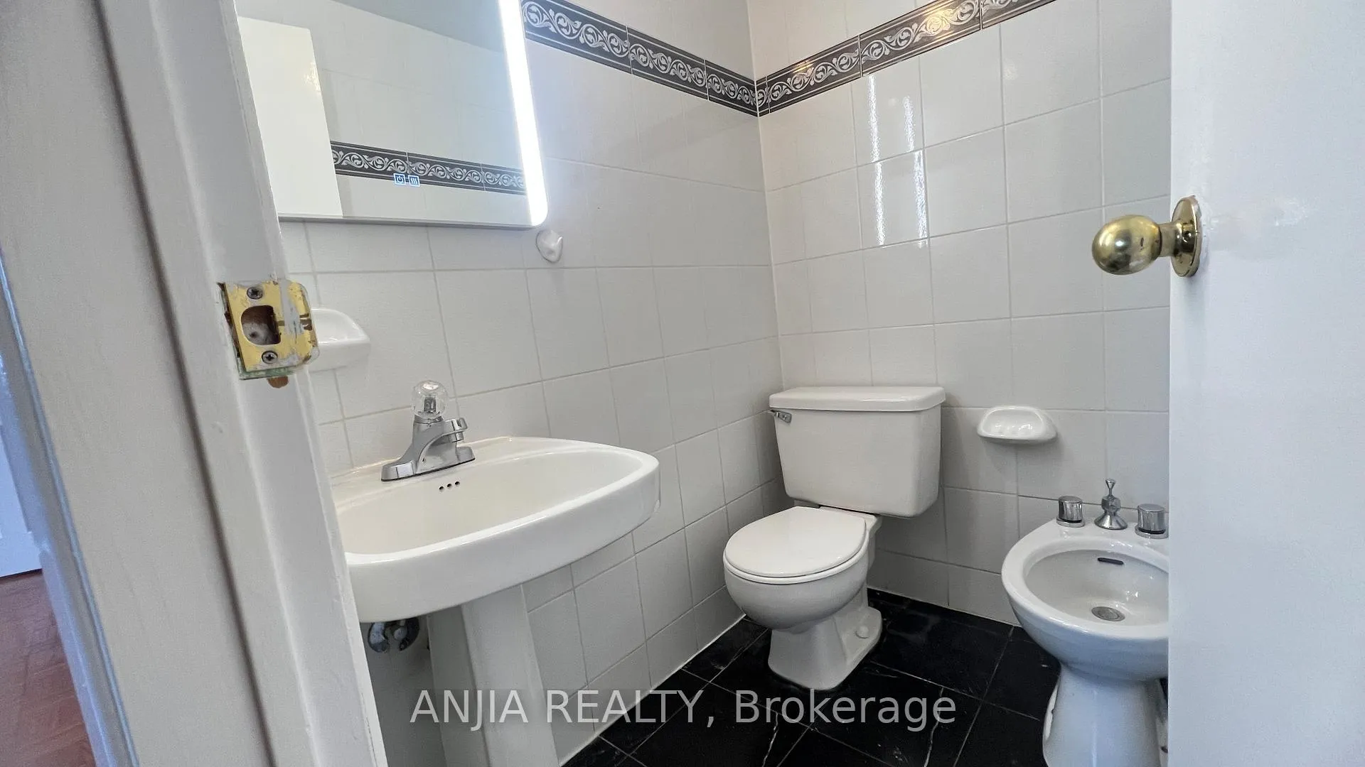 Photo 15 of 5 Forbes Crescent, Markham, Milliken Mills East — HOMEH