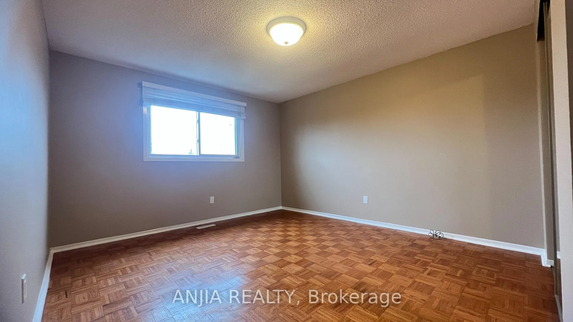 Photo 17 of 5 Forbes Crescent, Markham, Milliken Mills East — HOMEH
