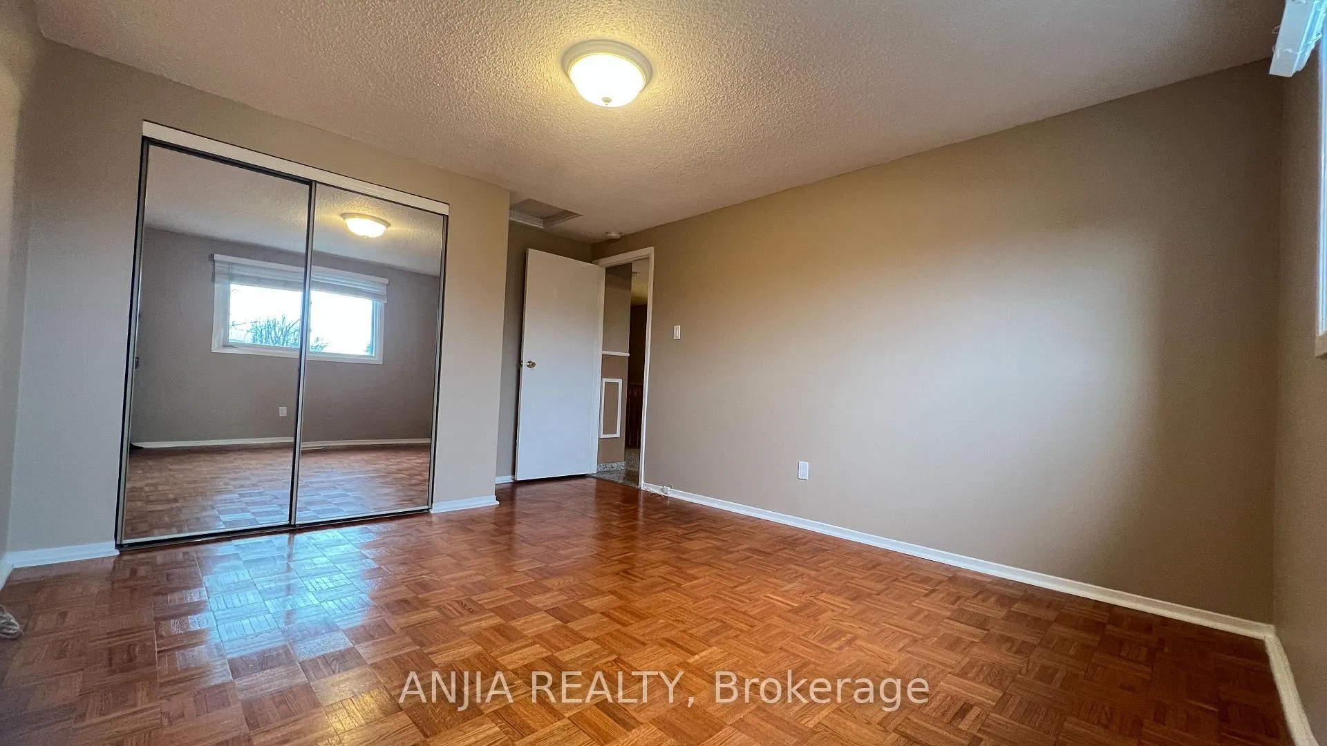 Photo 19 of 5 Forbes Crescent, Markham, Milliken Mills East — HOMEH