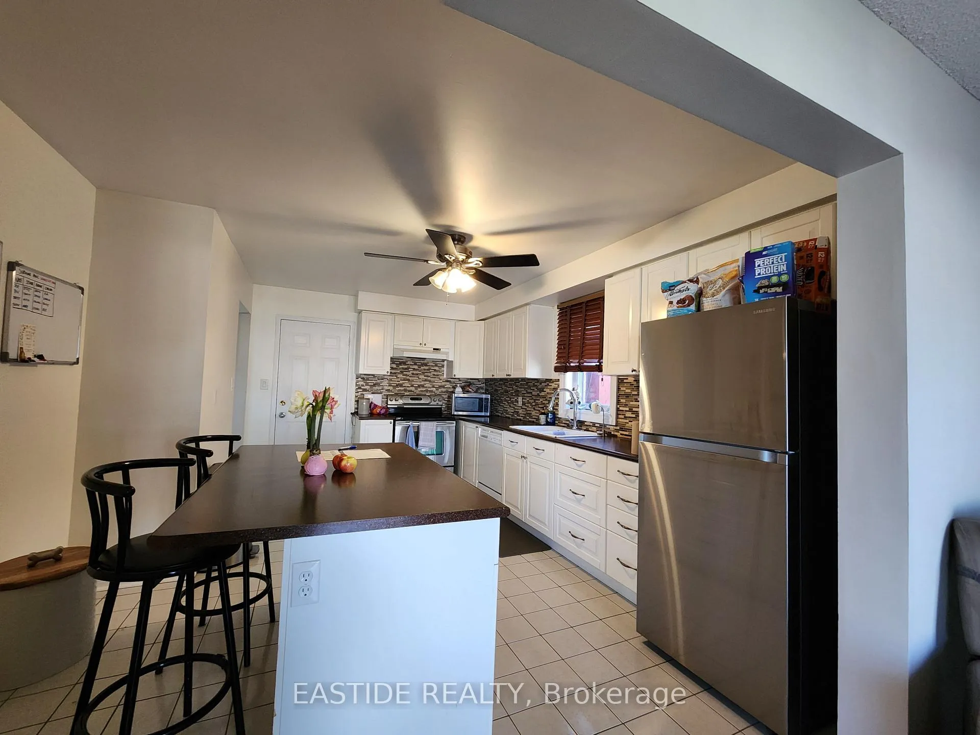 Photo 12 of 82 Hooper Square, Clarington, Bowmanville — HOMEH
