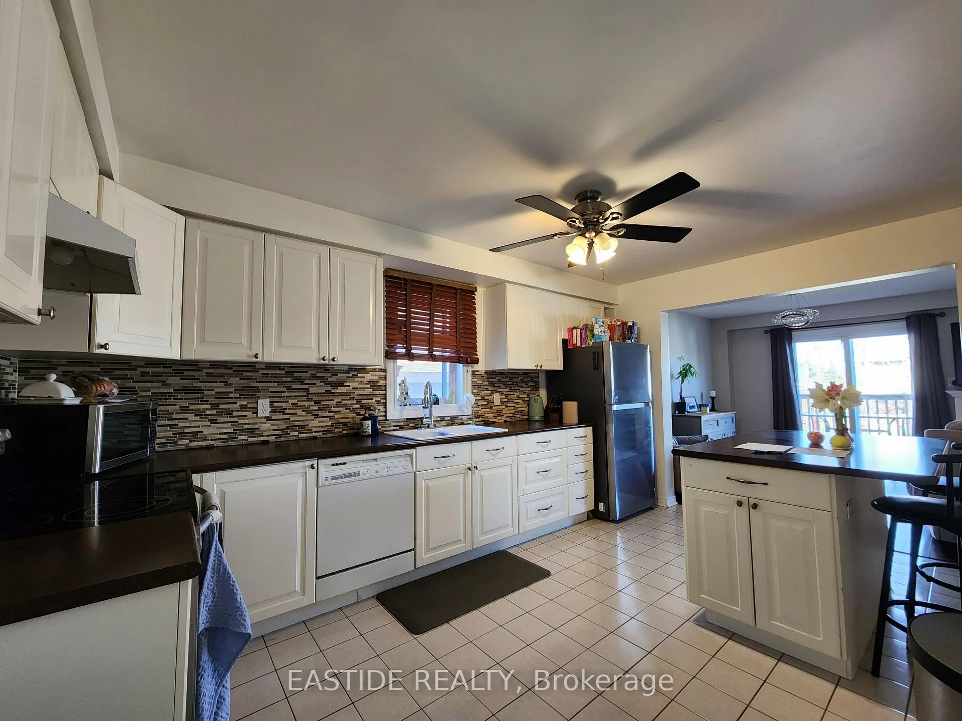 Photo 14 of 82 Hooper Square, Clarington, Bowmanville — HOMEH