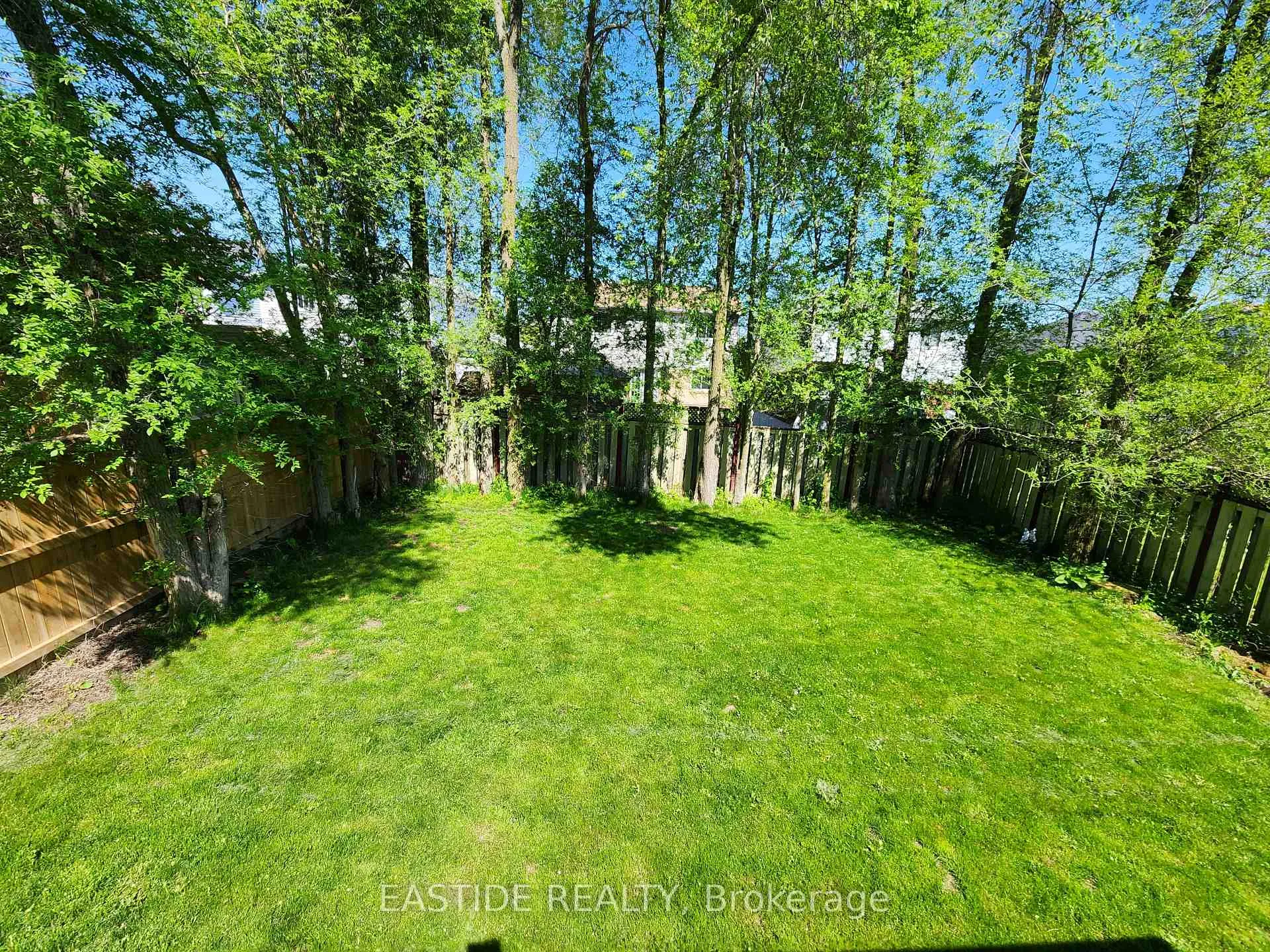 Photo 19 of 82 Hooper Square, Clarington, Bowmanville — HOMEH