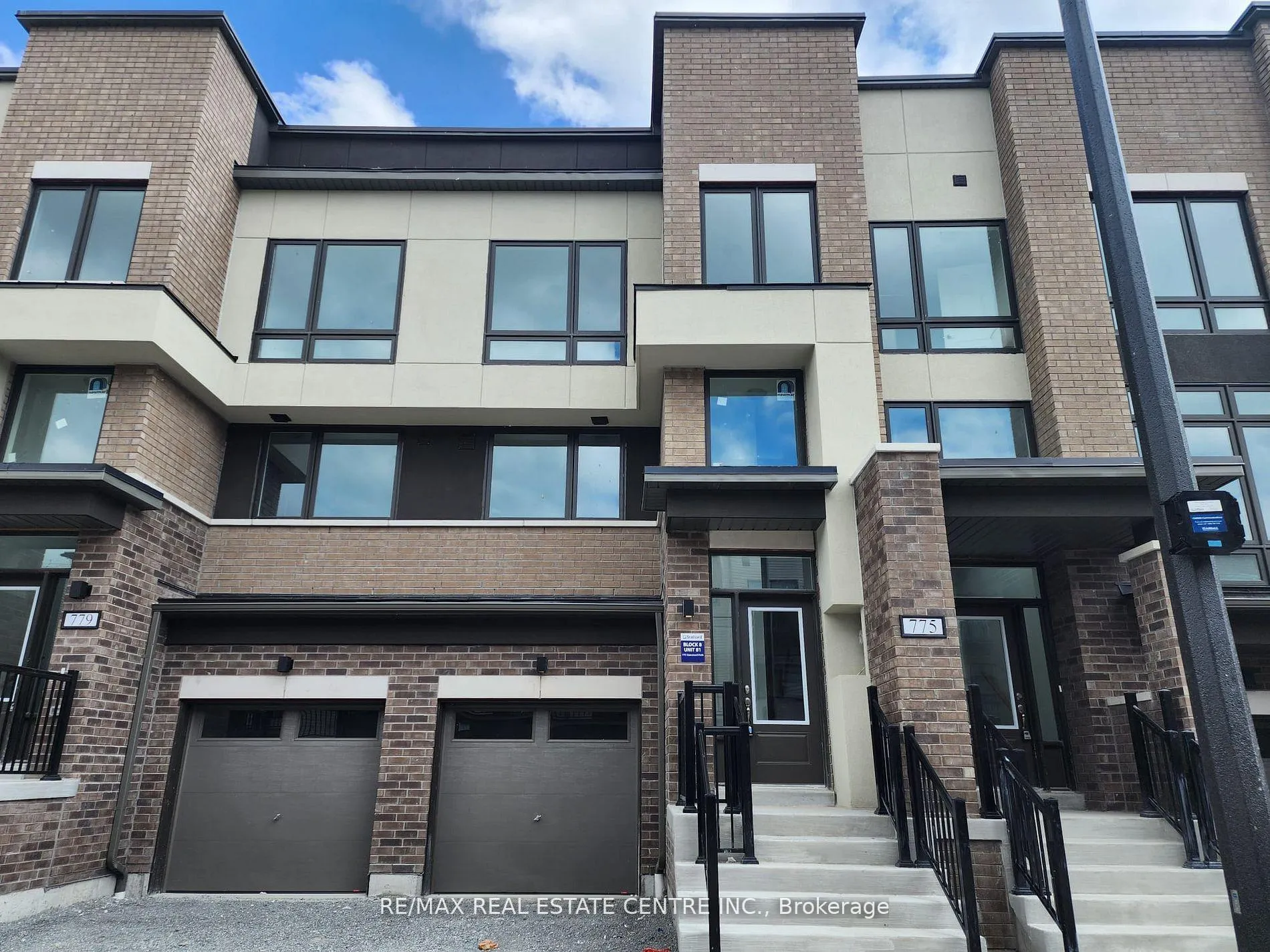 Photo 1 of 775 Stanstead Path, Oshawa, Samac — HOMEH