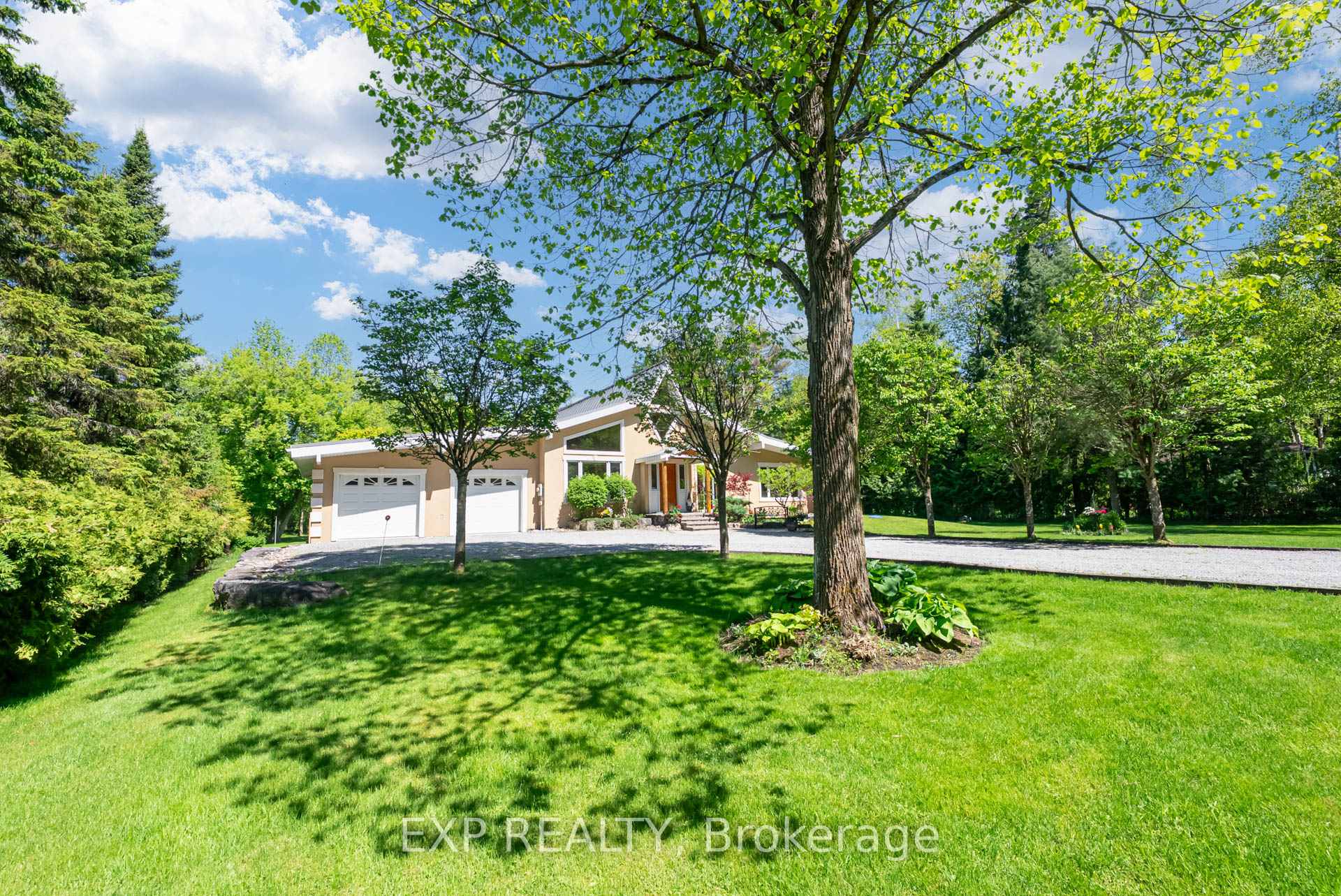Photo 2 of 15 Linda Road, Georgina, Baldwin — HOMEH