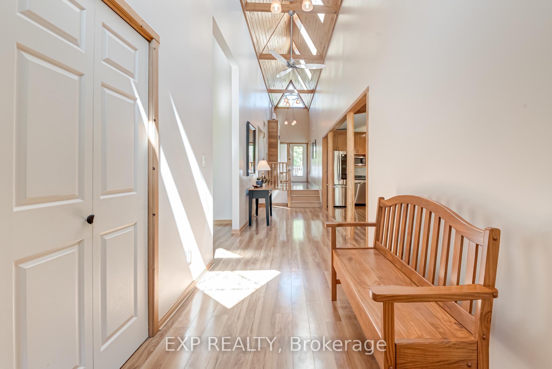 Photo 7 of 15 Linda Road, Georgina, Baldwin — HOMEH