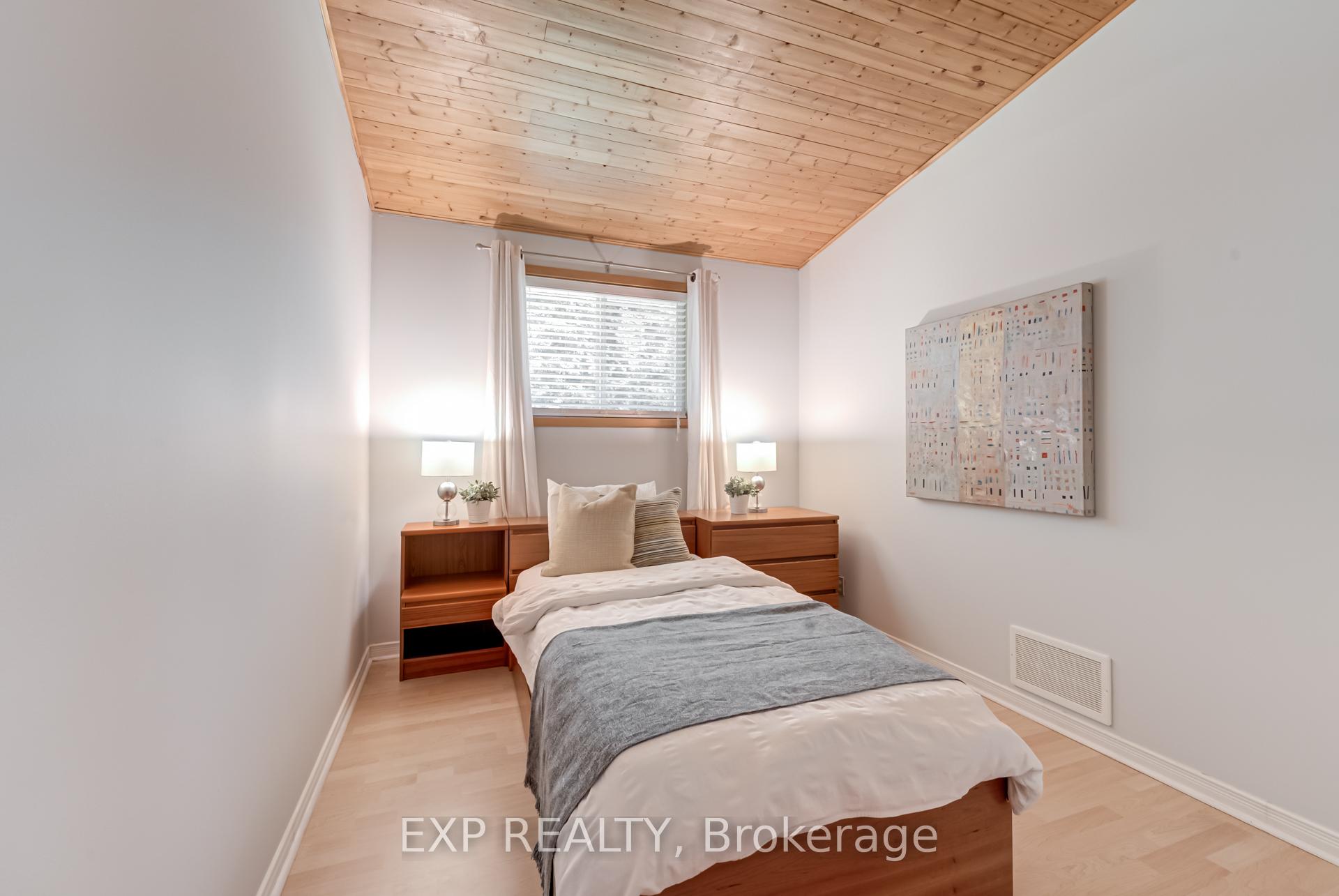 Photo 27 of 15 Linda Road, Georgina, Baldwin — HOMEH