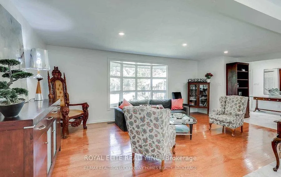 Photo 6 of 21 Ovida Boulevard, Markham, Bullock — HOMEH
