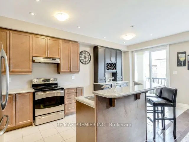 Photo 11 of 131 Hansard Drive, Vaughan, Vellore Village — HOMEH
