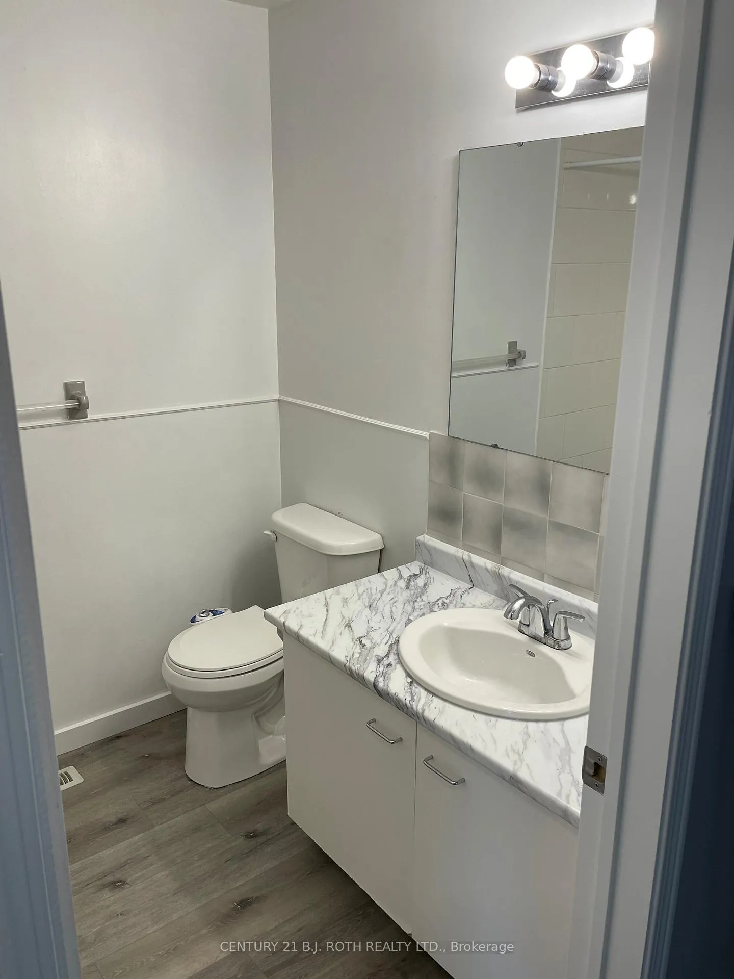Photo 5 of 11 Herrell Avenue, Barrie, Painswick North — HOMEH