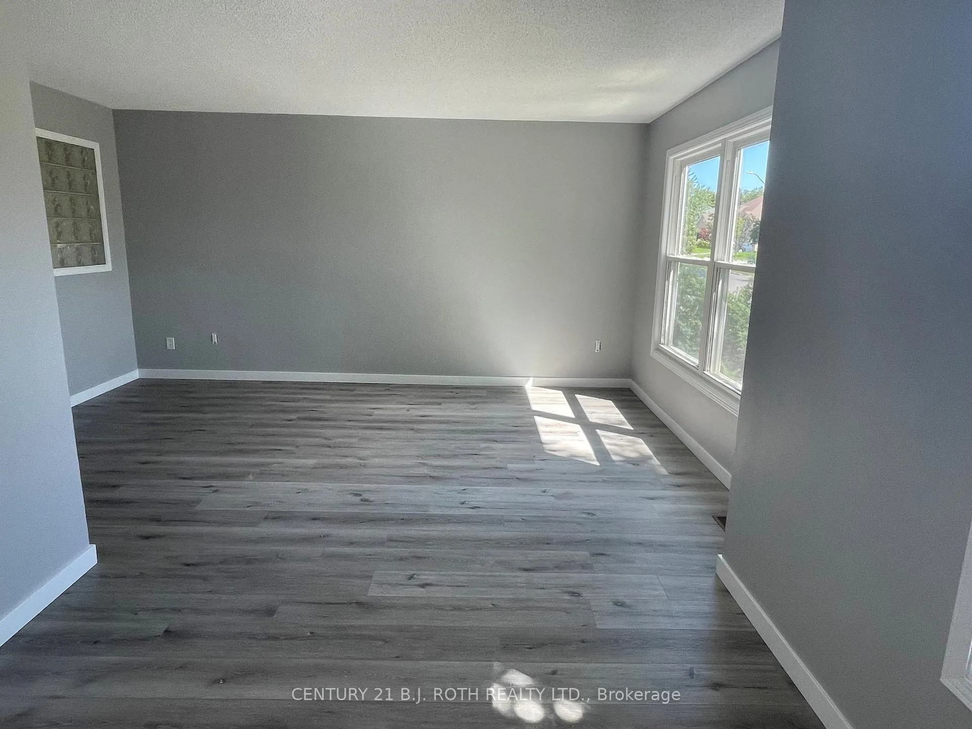 Photo 7 of 11 Herrell Avenue, Barrie, Painswick North — HOMEH