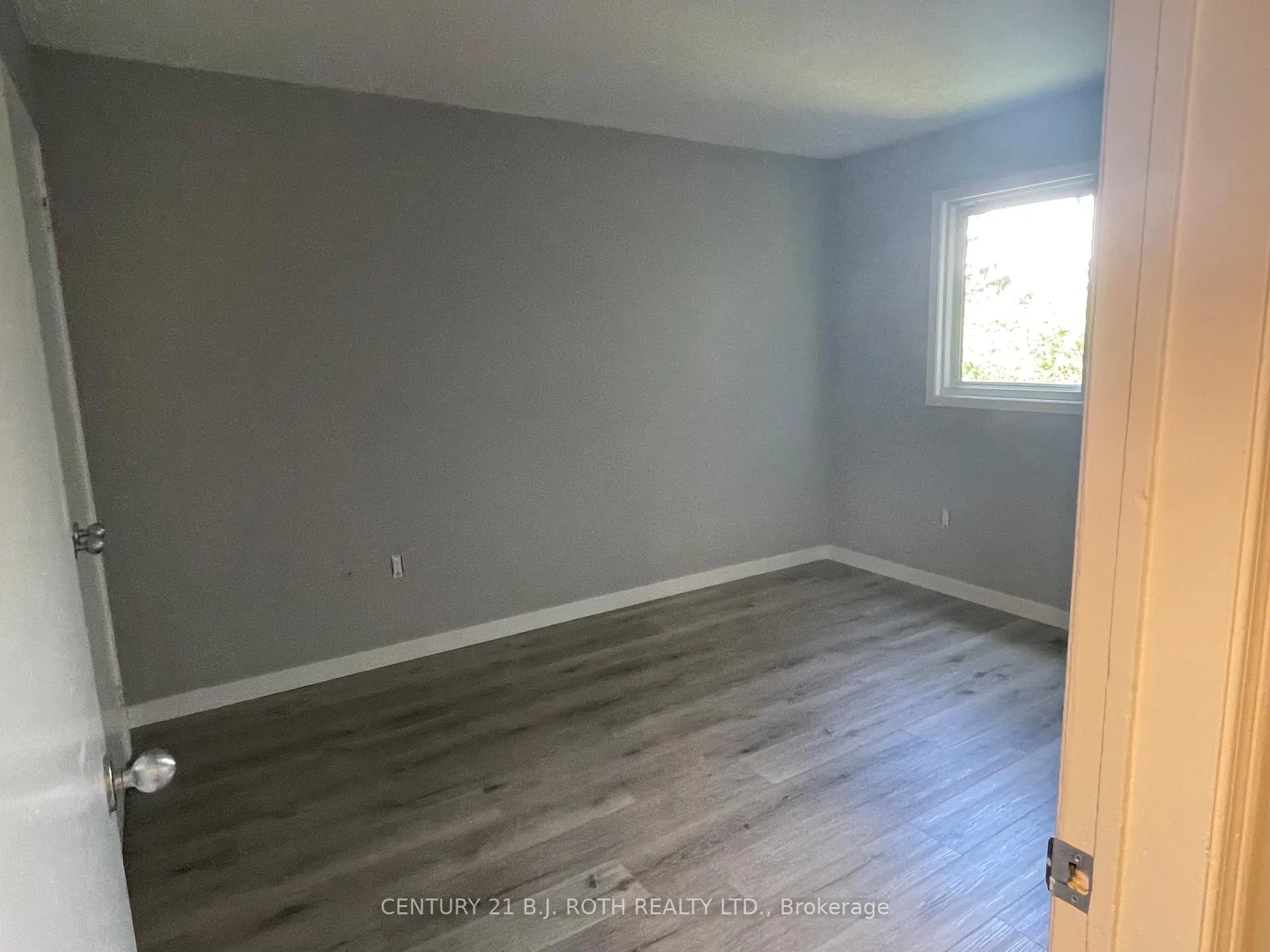 Photo 10 of 11 Herrell Avenue, Barrie, Painswick North — HOMEH