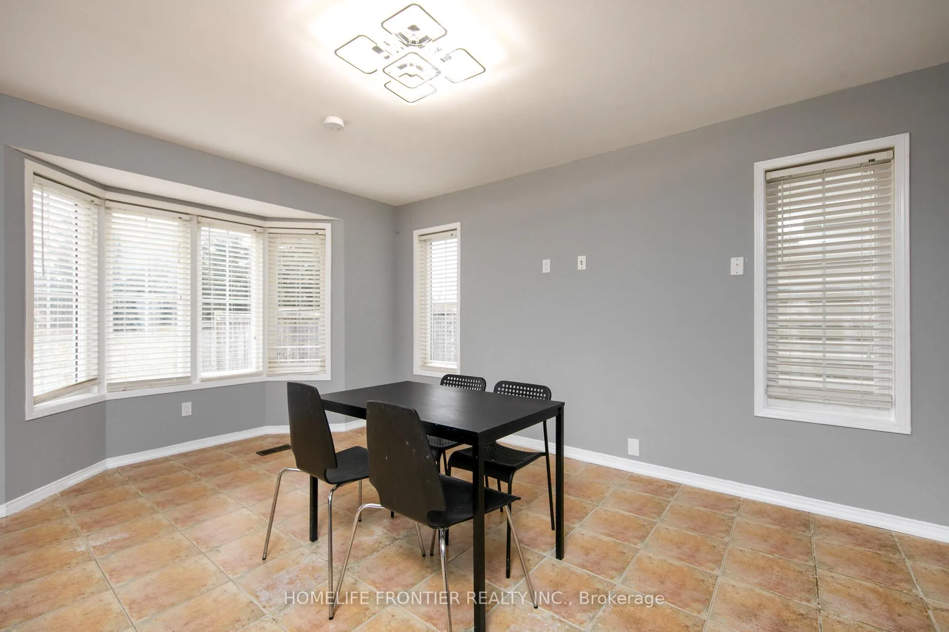 Photo 6 of 119 Norland Circle, Oshawa, Windfields — HOMEH