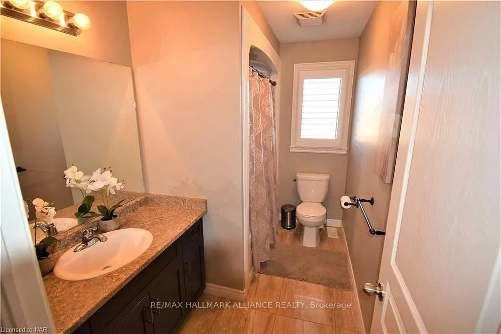 Photo 9 of 29 Springwood Drive, Hamilton, Stoney Creek — HOMEH