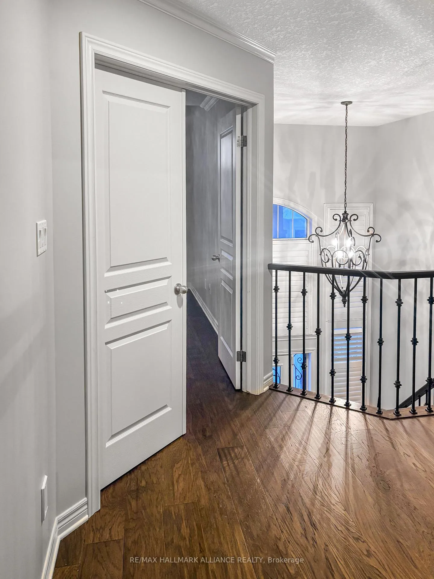 Photo 12 of 29 Springwood Drive, Hamilton, Stoney Creek — HOMEH