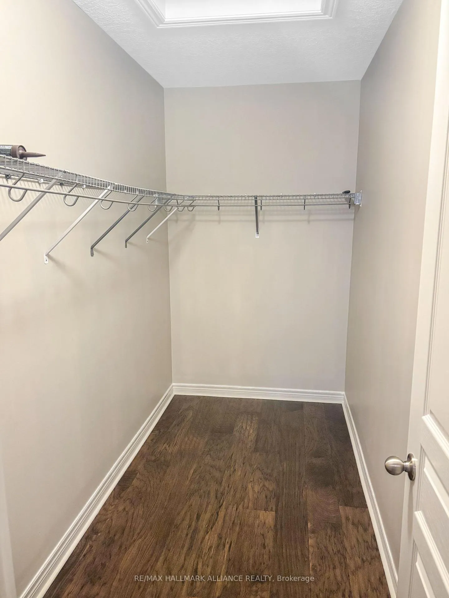 Photo 13 of 29 Springwood Drive, Hamilton, Stoney Creek — HOMEH