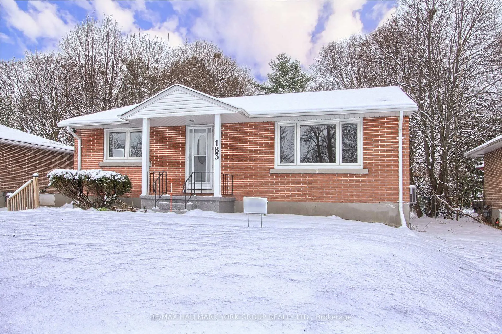 Photo 2 of 183 Wellington Street E, Barrie, Wellington — HOMEH
