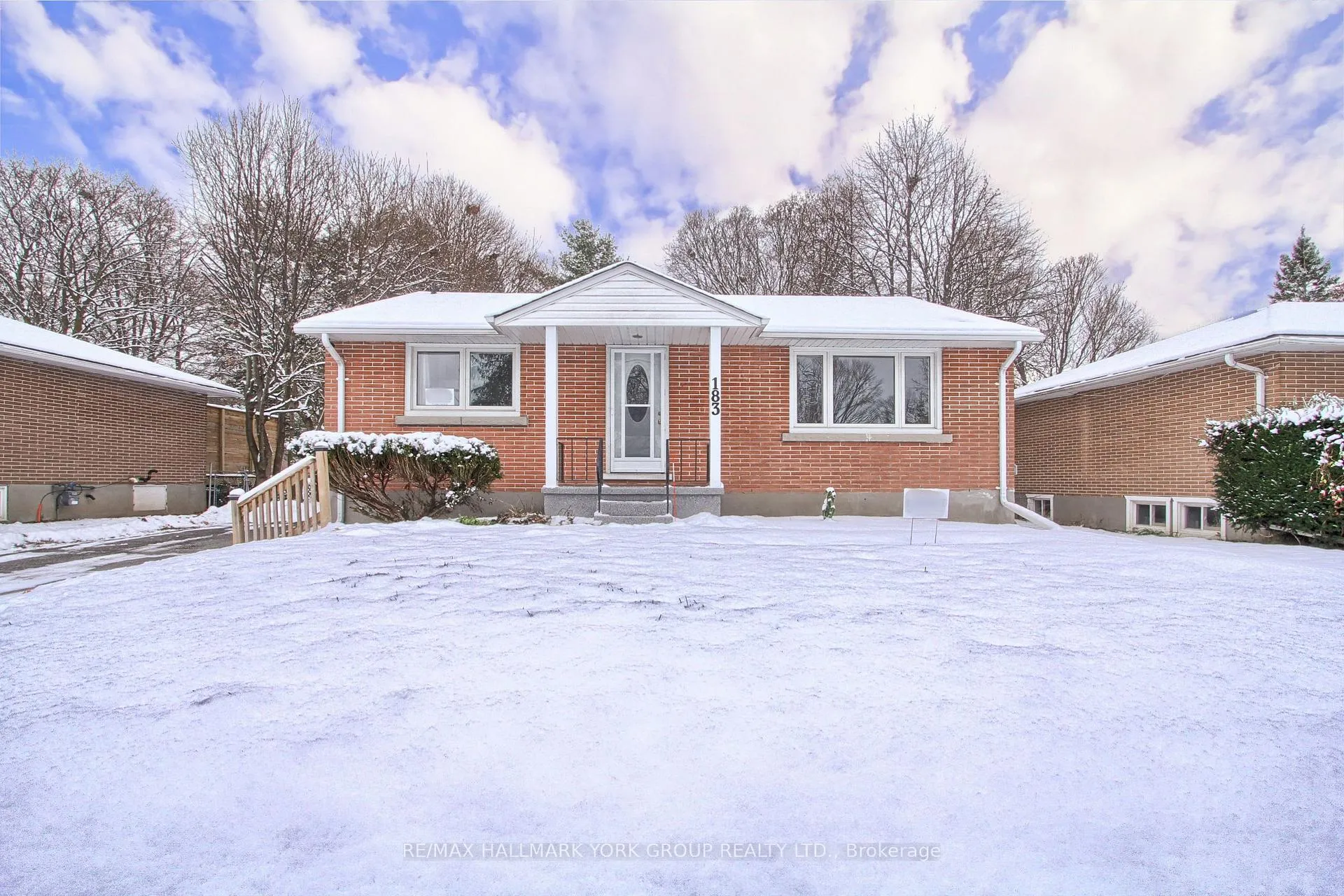 Photo 4 of 183 Wellington Street E, Barrie, Wellington — HOMEH