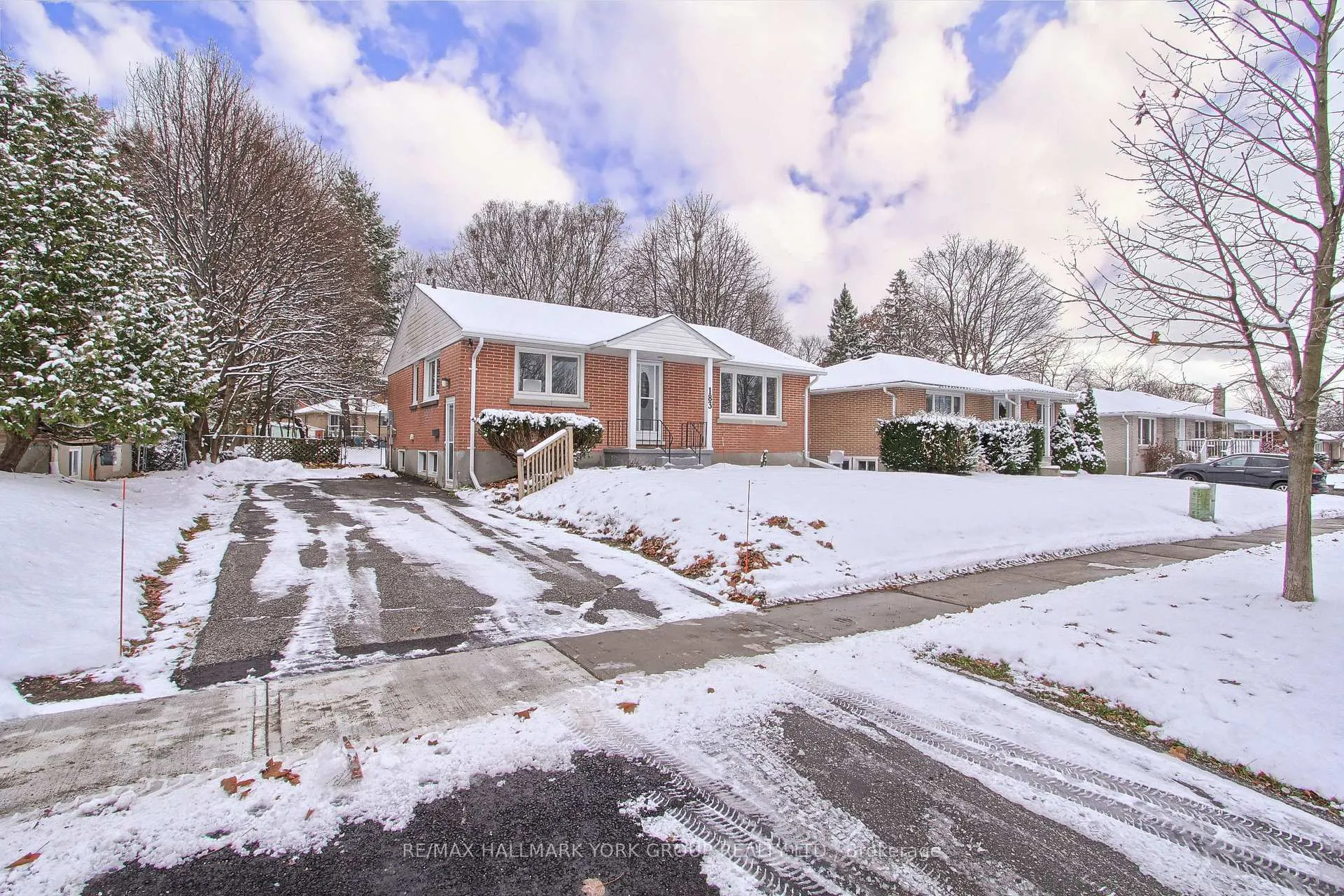 Photo 5 of 183 Wellington Street E, Barrie, Wellington — HOMEH