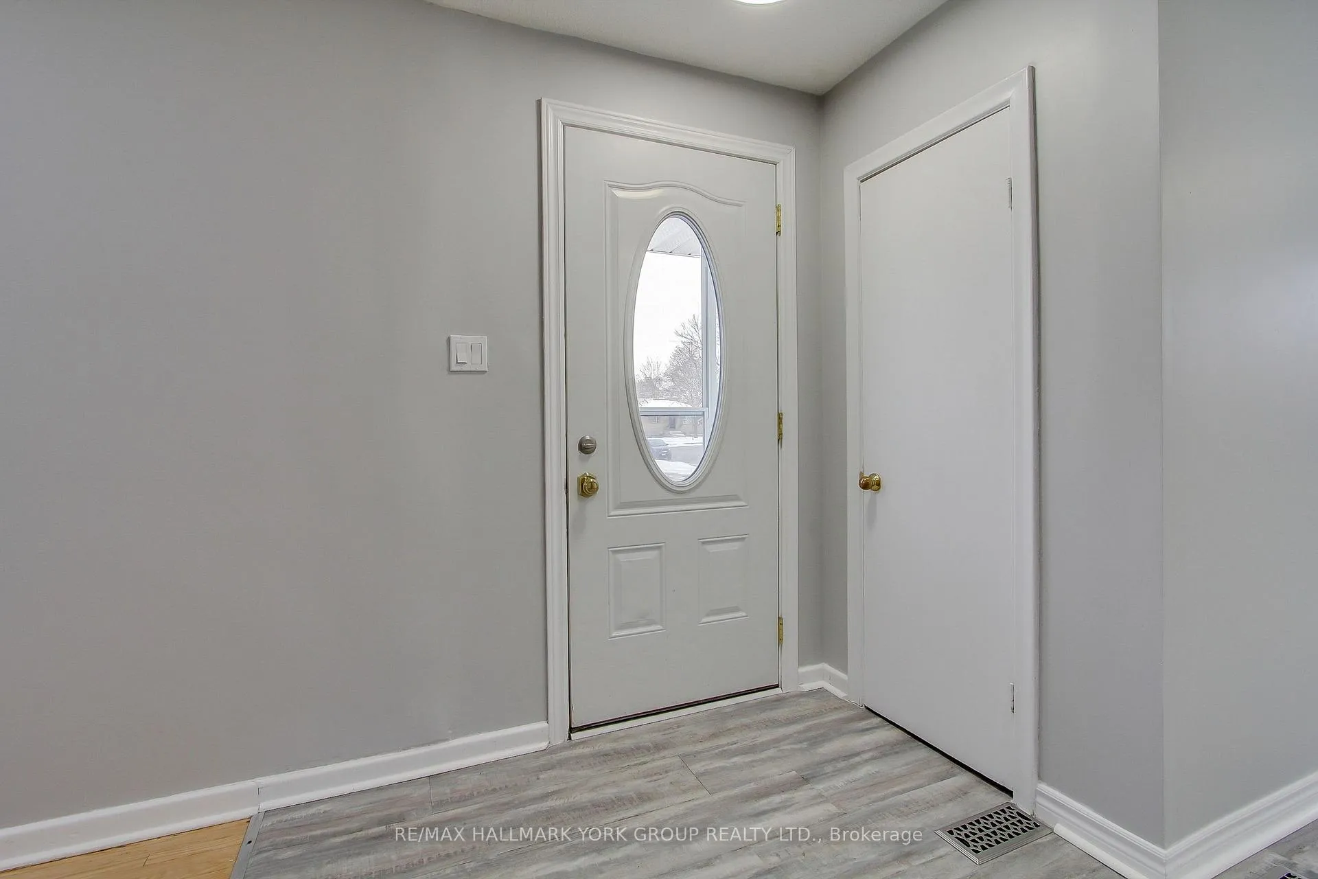 Photo 7 of 183 Wellington Street E, Barrie, Wellington — HOMEH
