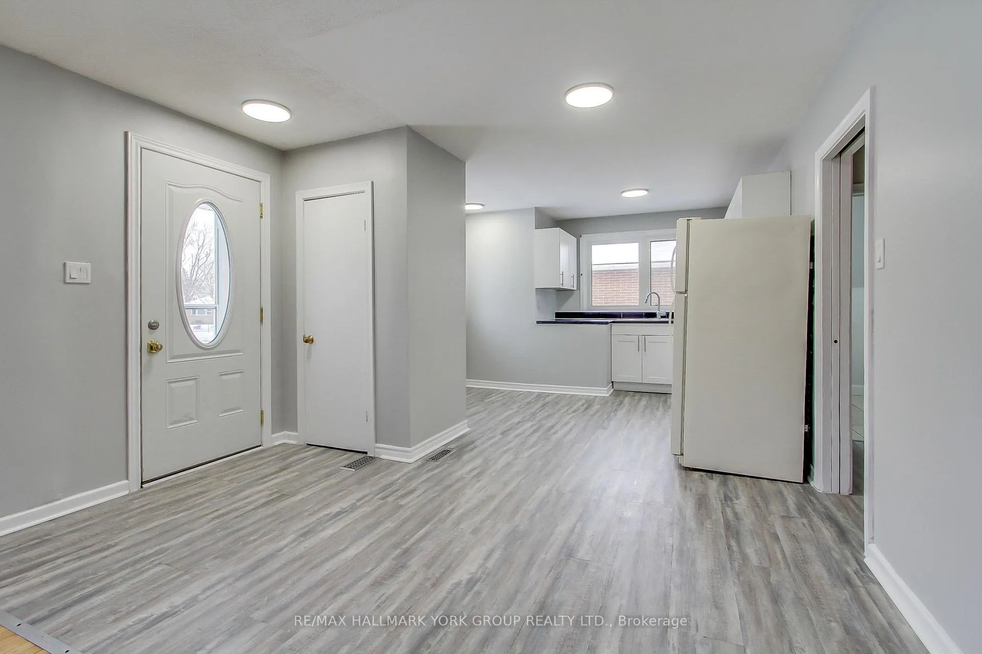 Photo 8 of 183 Wellington Street E, Barrie, Wellington — HOMEH