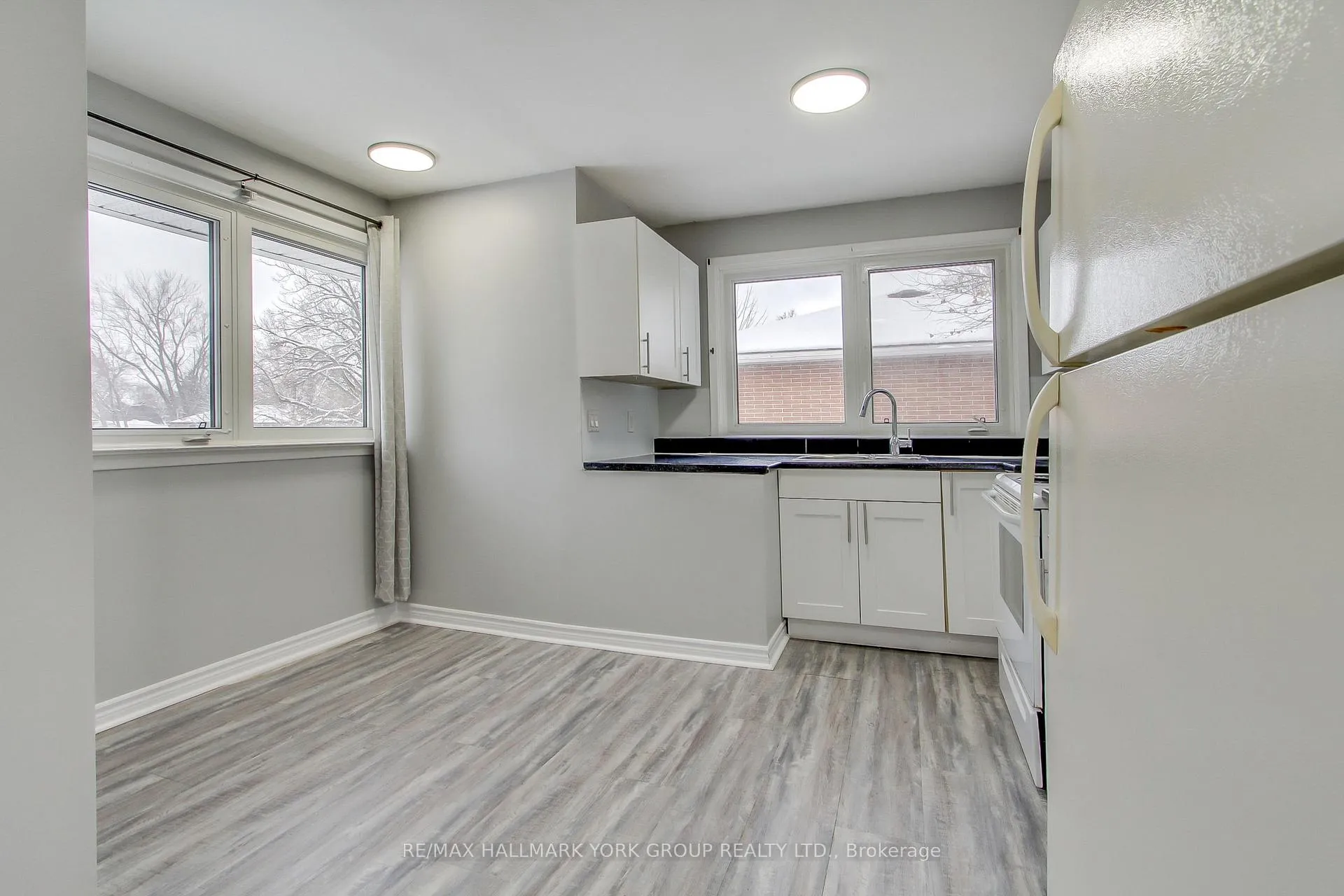 Photo 13 of 183 Wellington Street E, Barrie, Wellington — HOMEH