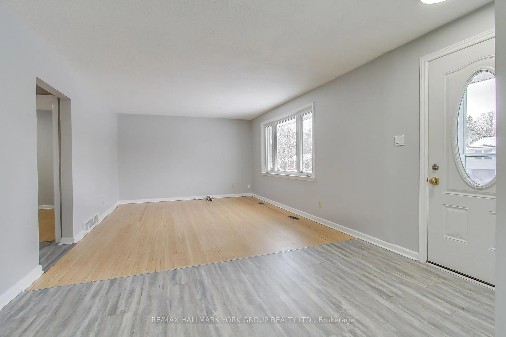 Photo 15 of 183 Wellington Street E, Barrie, Wellington — HOMEH