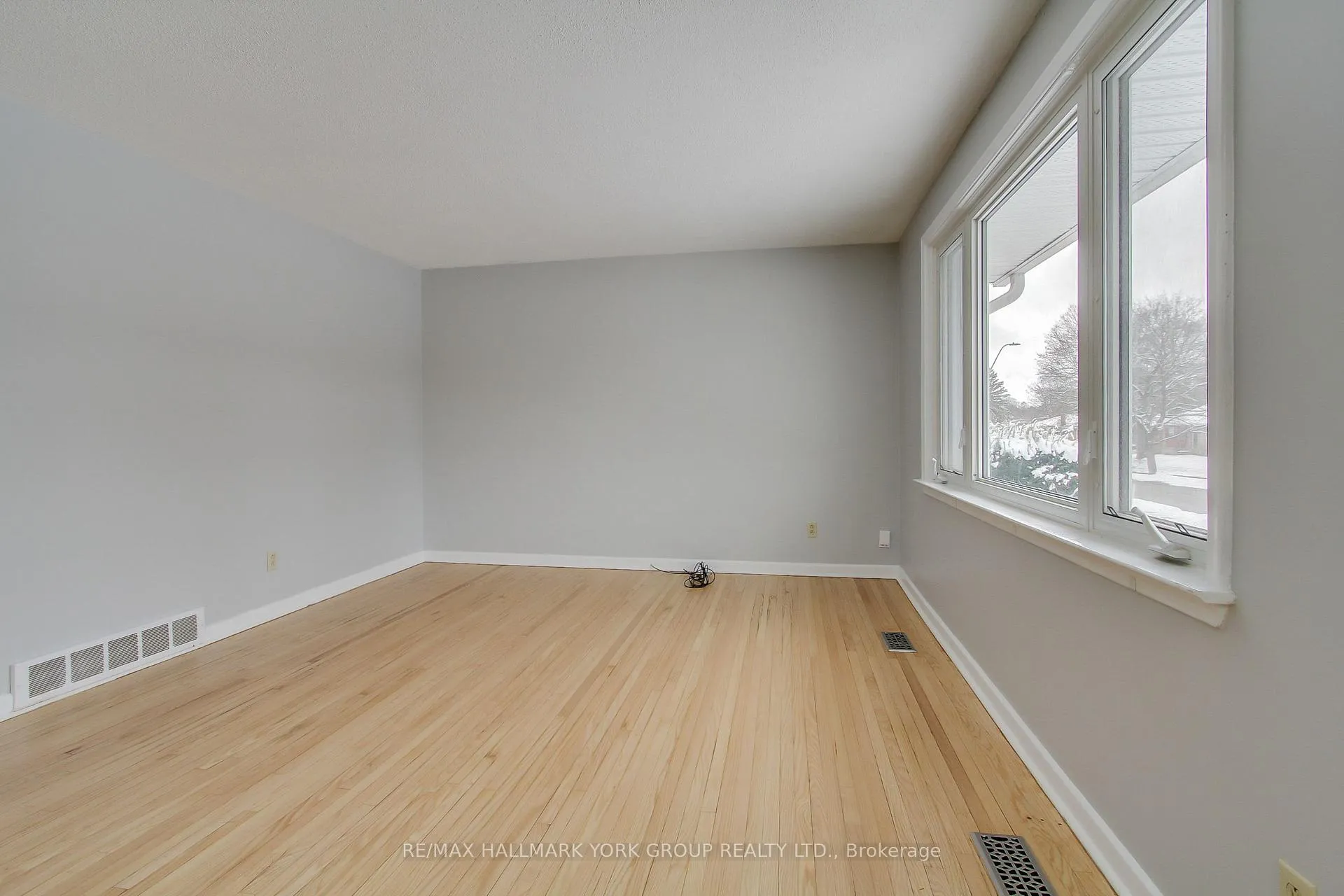 Photo 17 of 183 Wellington Street E, Barrie, Wellington — HOMEH