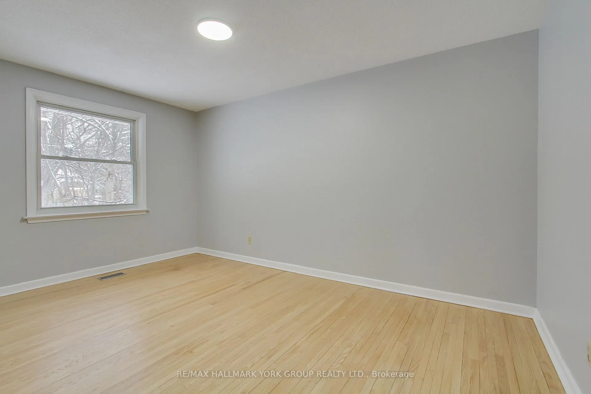 Photo 20 of 183 Wellington Street E, Barrie, Wellington — HOMEH