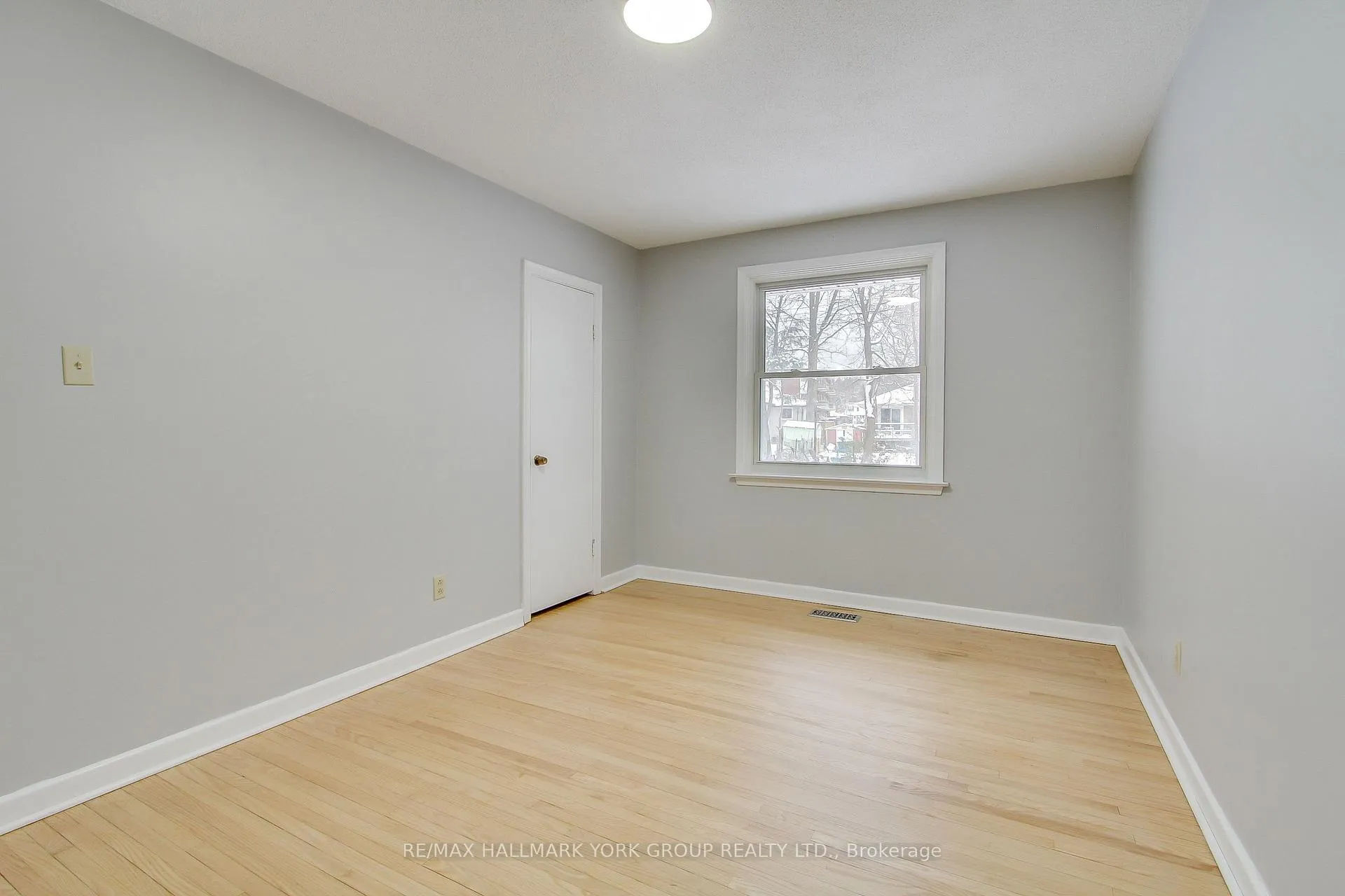 Photo 21 of 183 Wellington Street E, Barrie, Wellington — HOMEH