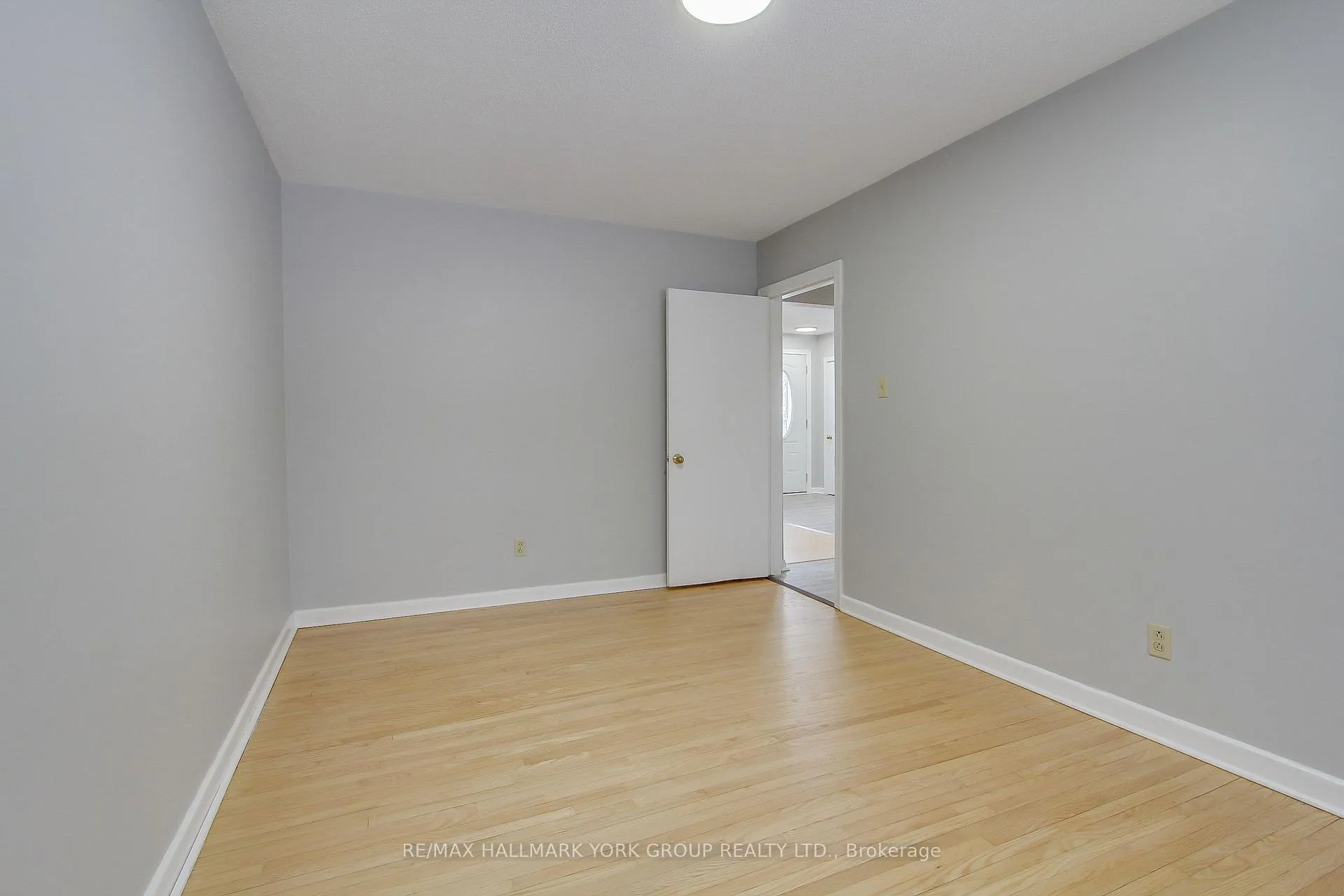 Photo 22 of 183 Wellington Street E, Barrie, Wellington — HOMEH