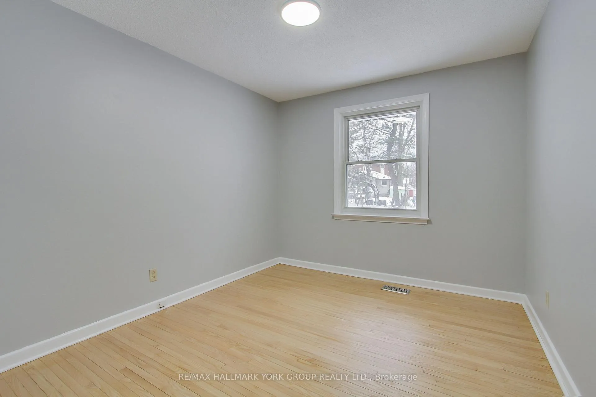 Photo 23 of 183 Wellington Street E, Barrie, Wellington — HOMEH