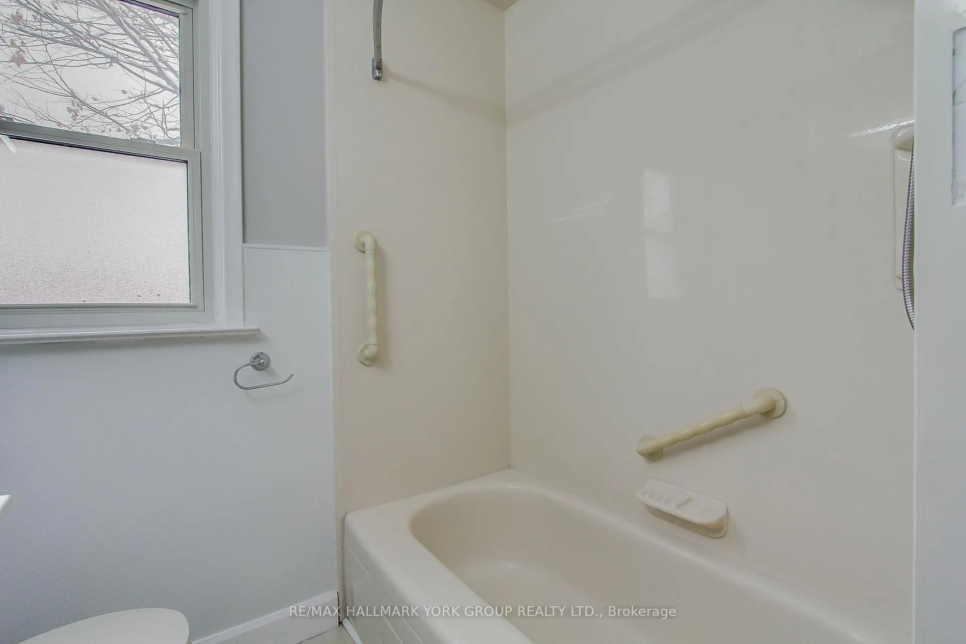 Photo 28 of 183 Wellington Street E, Barrie, Wellington — HOMEH