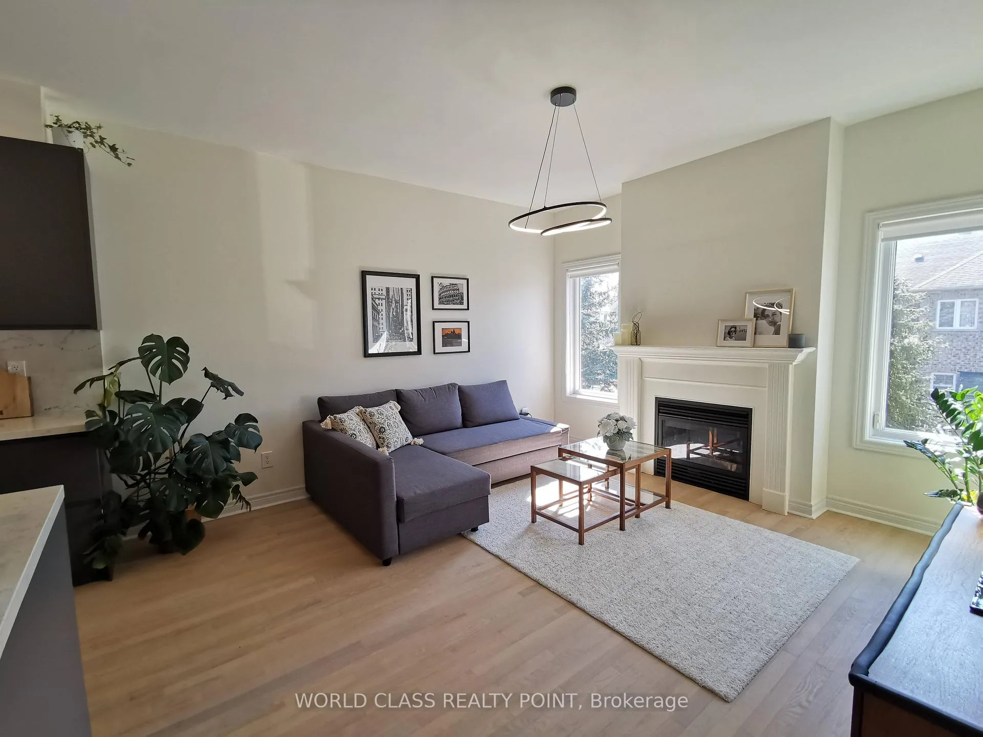 Photo 2 of 122 Gamble Glen Crescent, Richmond Hill, Westbrook — HOMEH