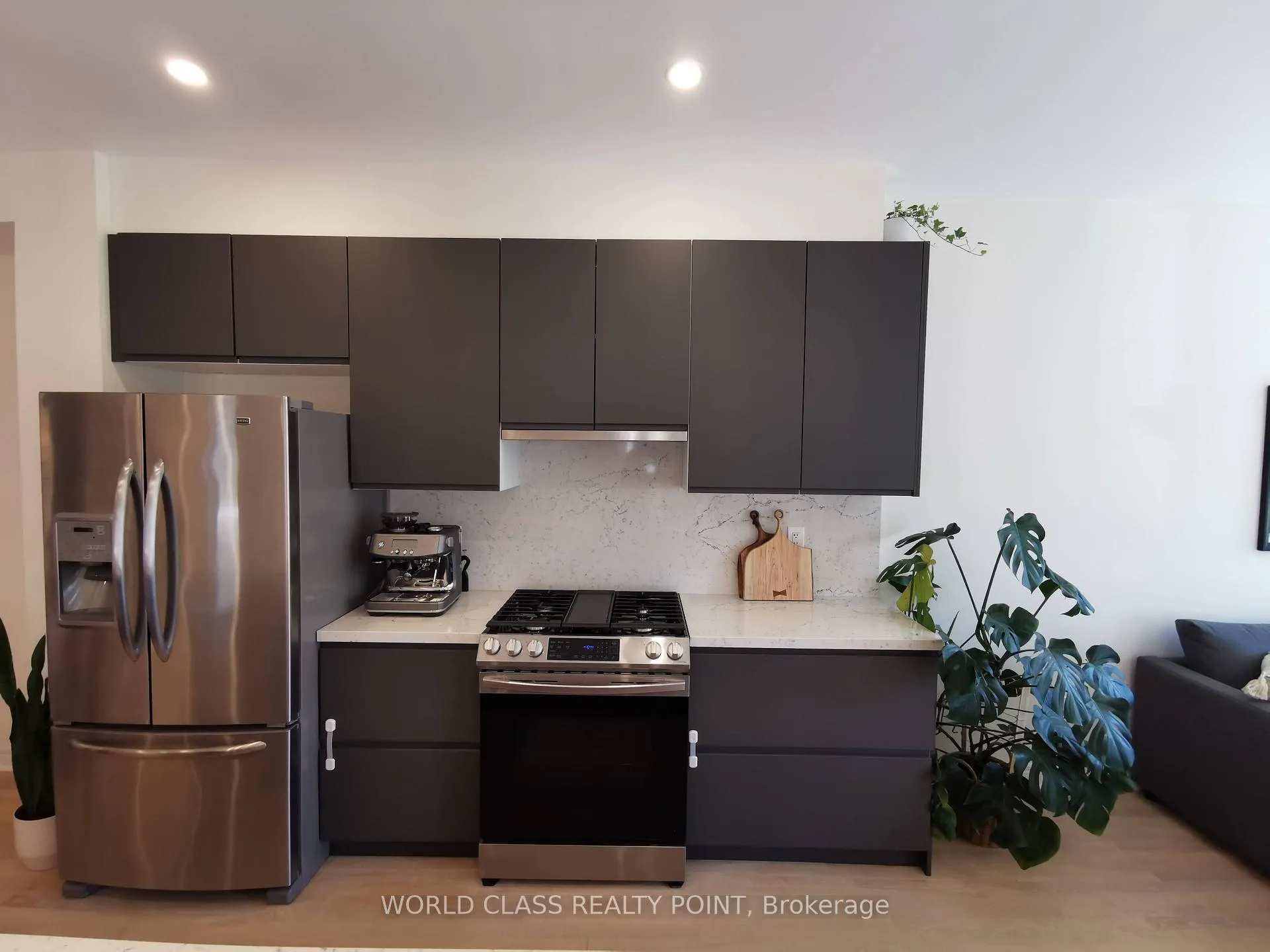 Photo 6 of 122 Gamble Glen Crescent, Richmond Hill, Westbrook — HOMEH