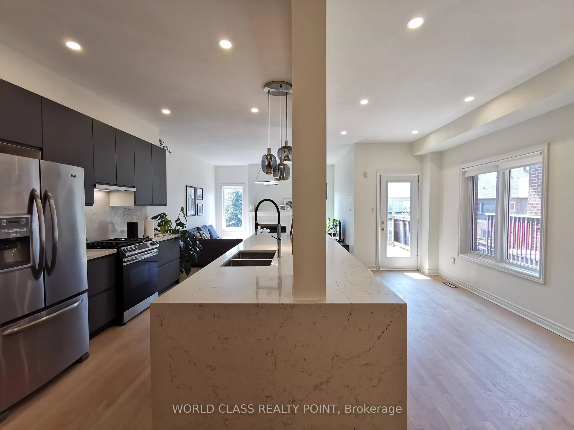 Photo 8 of 122 Gamble Glen Crescent, Richmond Hill, Westbrook — HOMEH
