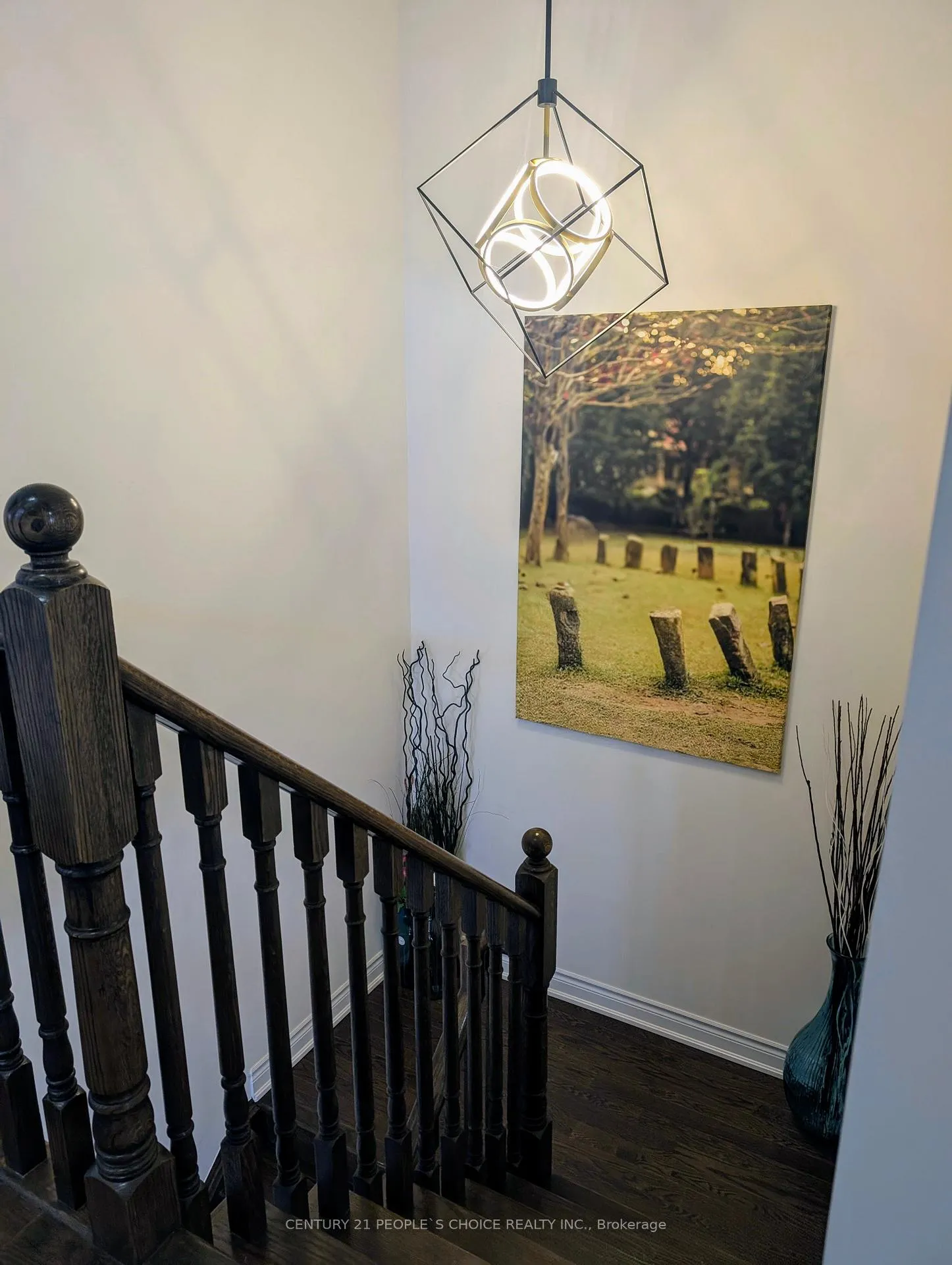 Photo 9 of 616 Barons Street, Vaughan, Kleinburg — HOMEH