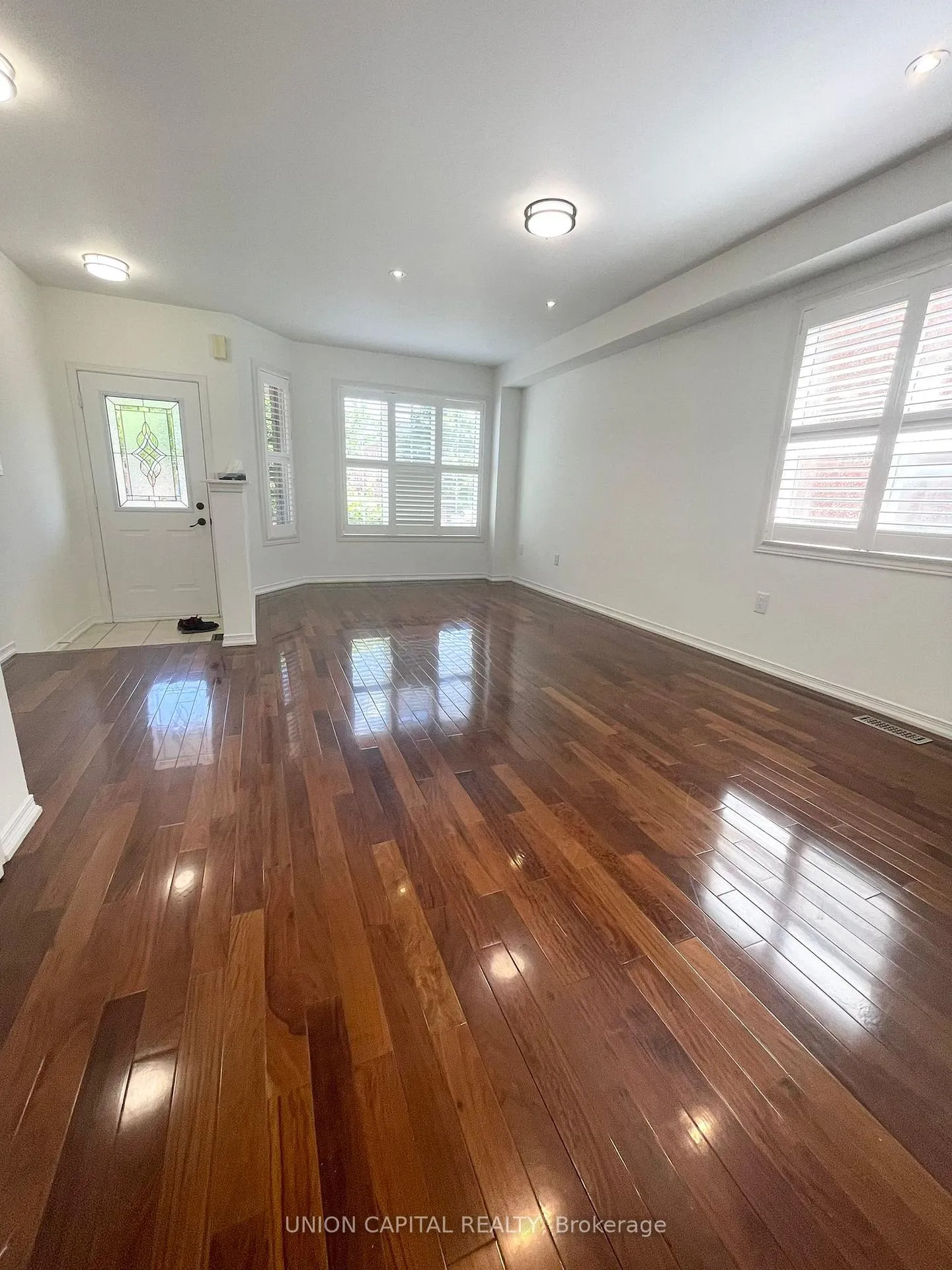 Photo 3 of 91 Starr Crescent, Aurora, Bayview Wellington — HOMEH