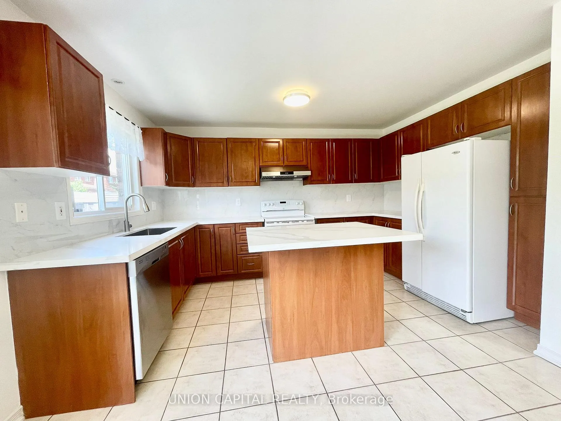 Photo 5 of 91 Starr Crescent, Aurora, Bayview Wellington — HOMEH